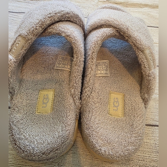 UGG Women's Size 9 Fuzz Sugar Terry Cross Metal Grey Slide Slippers Soft Cozy - Picture 8 of 9